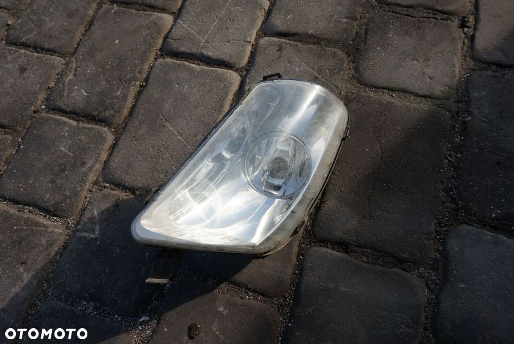 LAMPA PRZECIWMGIELNA LEWA HALOGEN 308 I T7 SW 6208F0 PEUGEOT 2007-2011 - 1