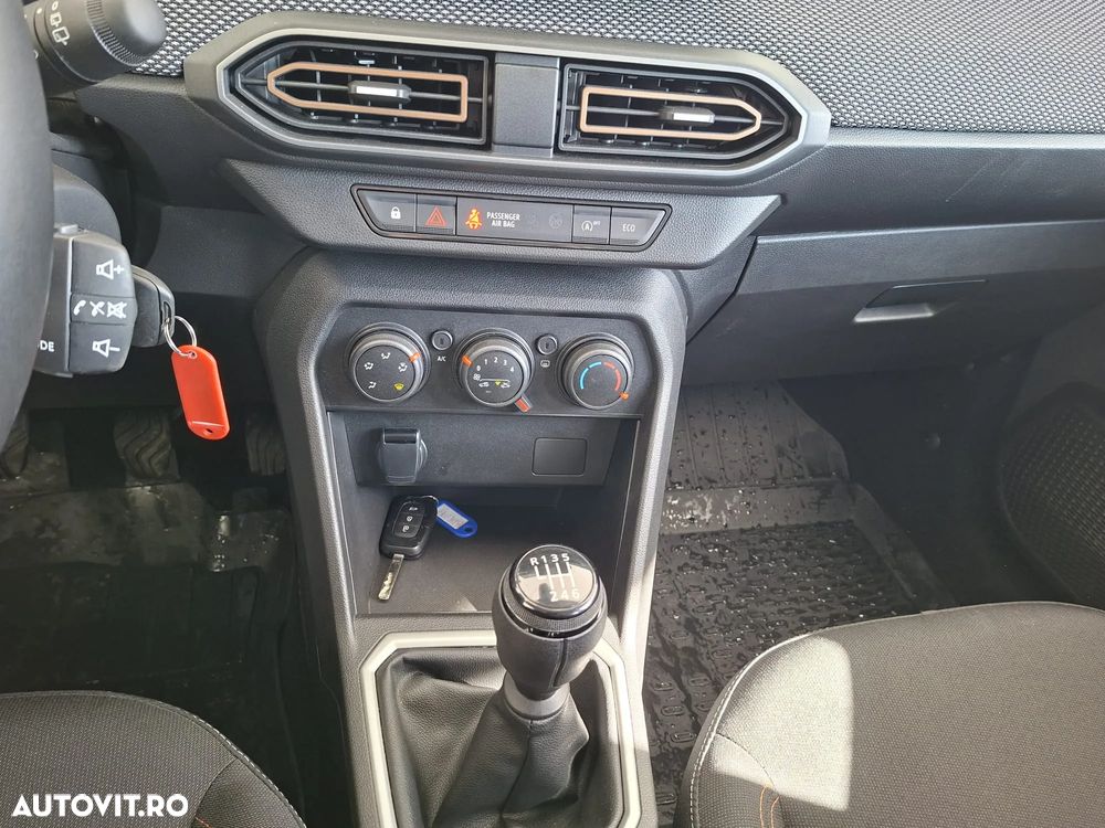 Dacia Sandero Stepway TCe 90 MT6 Expression - 16