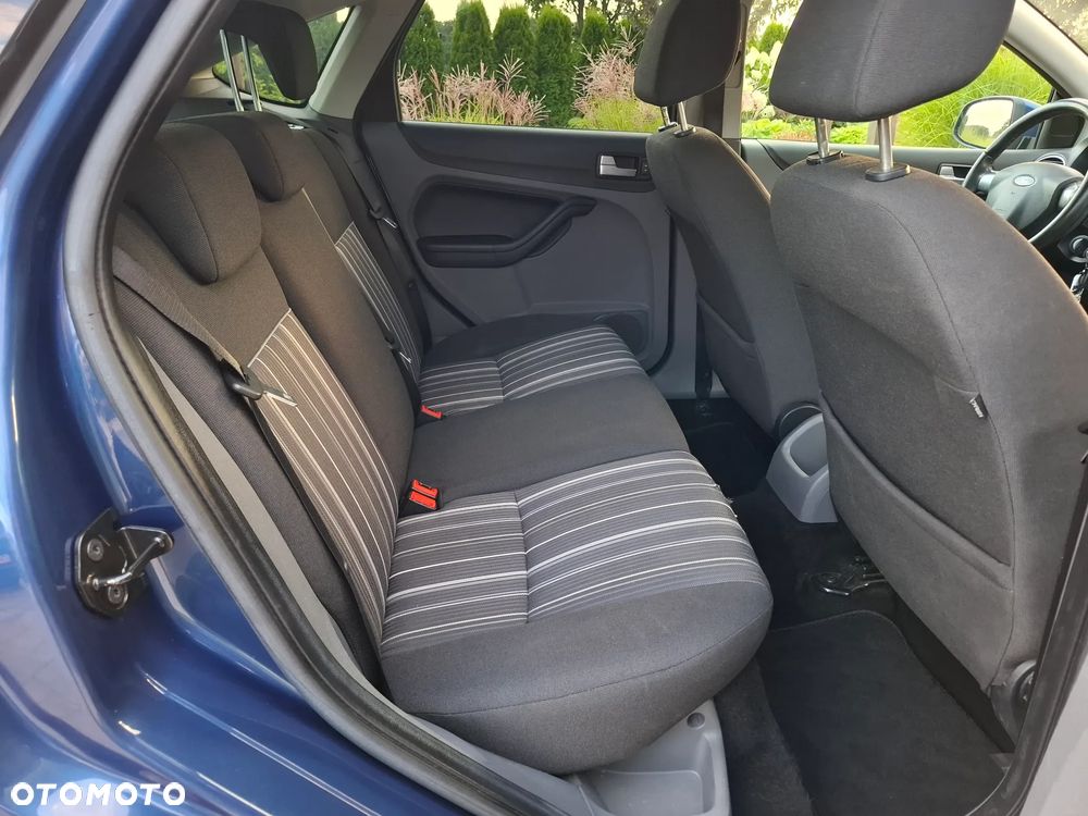Ford Focus 1.6 16V Viva I - 38