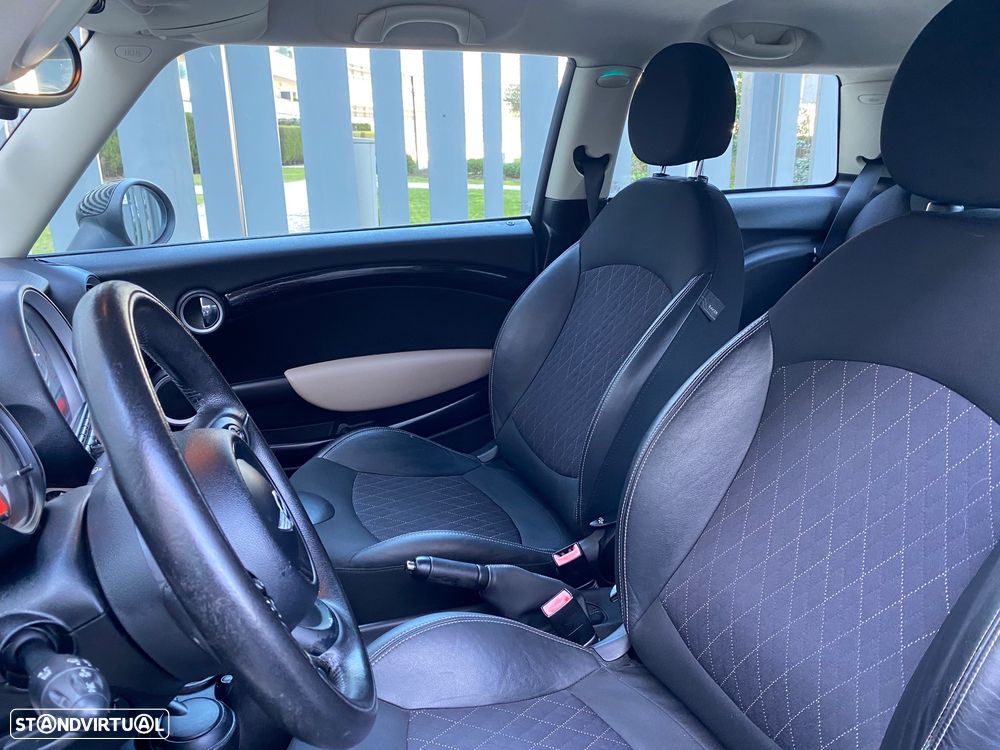 MINI 3 Portas One D - 14