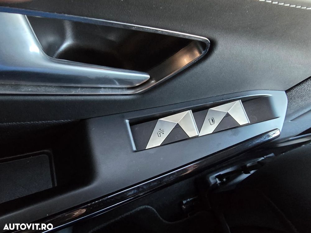 DS Automobiles DS 7 Crossback 1.6 PureTech 180 S&S EAT8 RIVOLI - 18