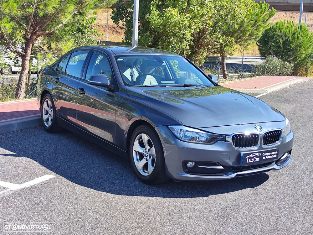BMW 320 d EfficientDynamics Line Sport - 4