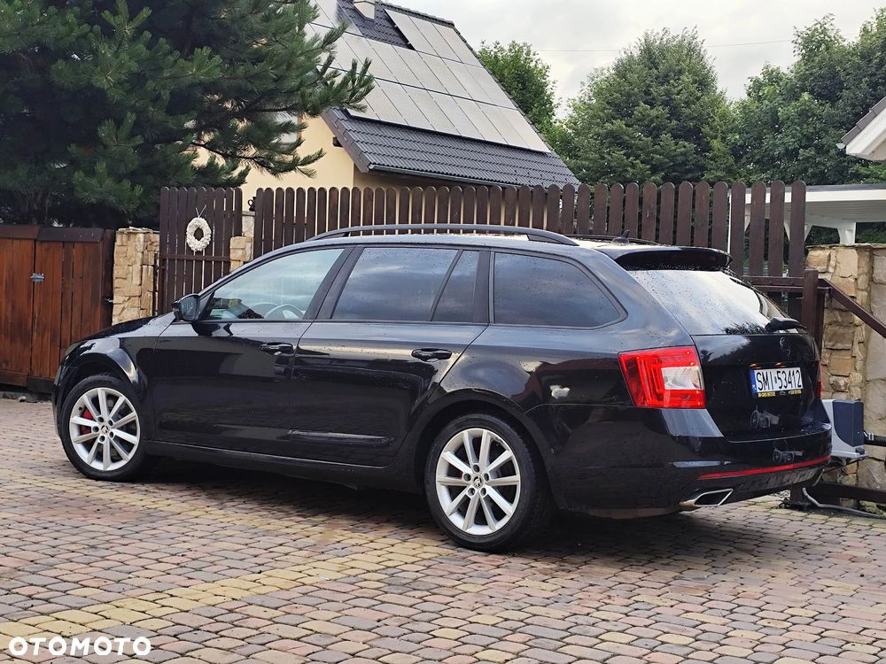 Skoda Octavia 2.0 TDI RS DSG - 2