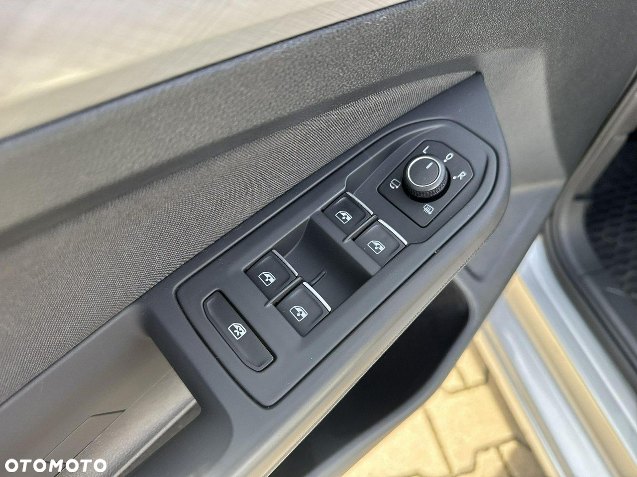 Volkswagen Golf VIII 1.5 eTSI EVO Life DSG - 12