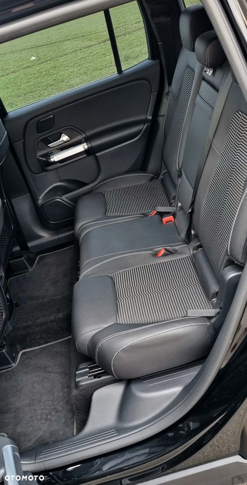 Mercedes-Benz GLB 200 d 8G-DCT Progressive - 24