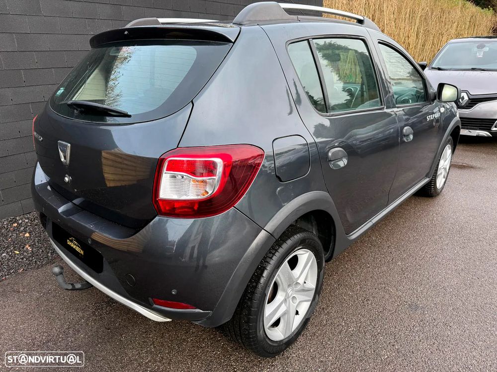 Dacia Sandero 1.5 dCi Stepway - 4