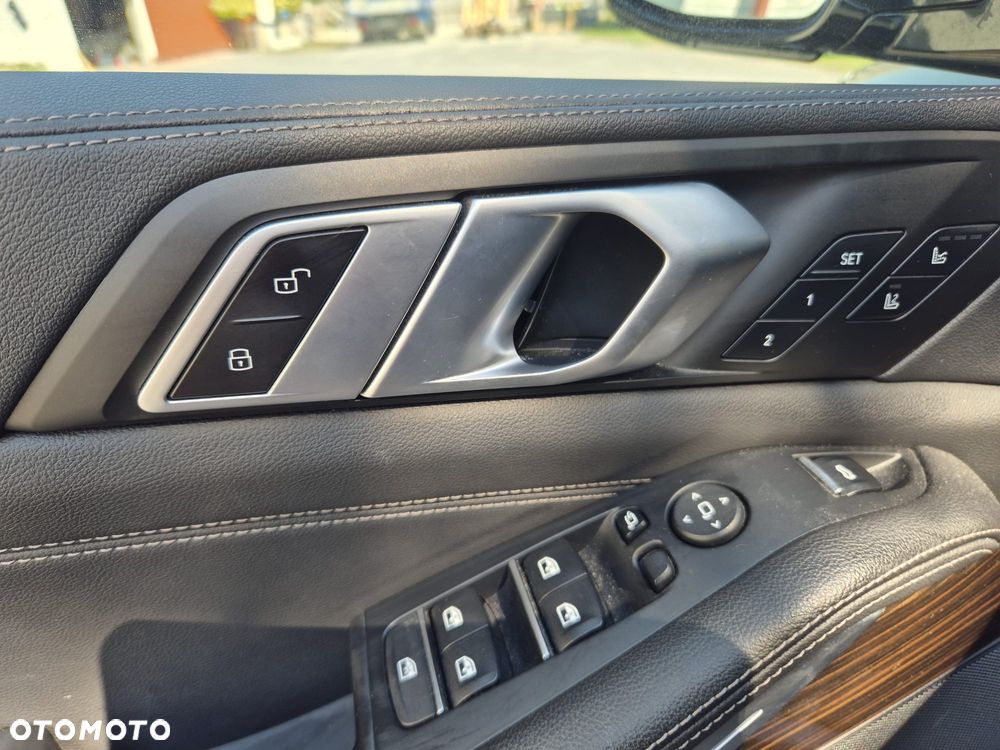 BMW X5 xDrive40i - 12