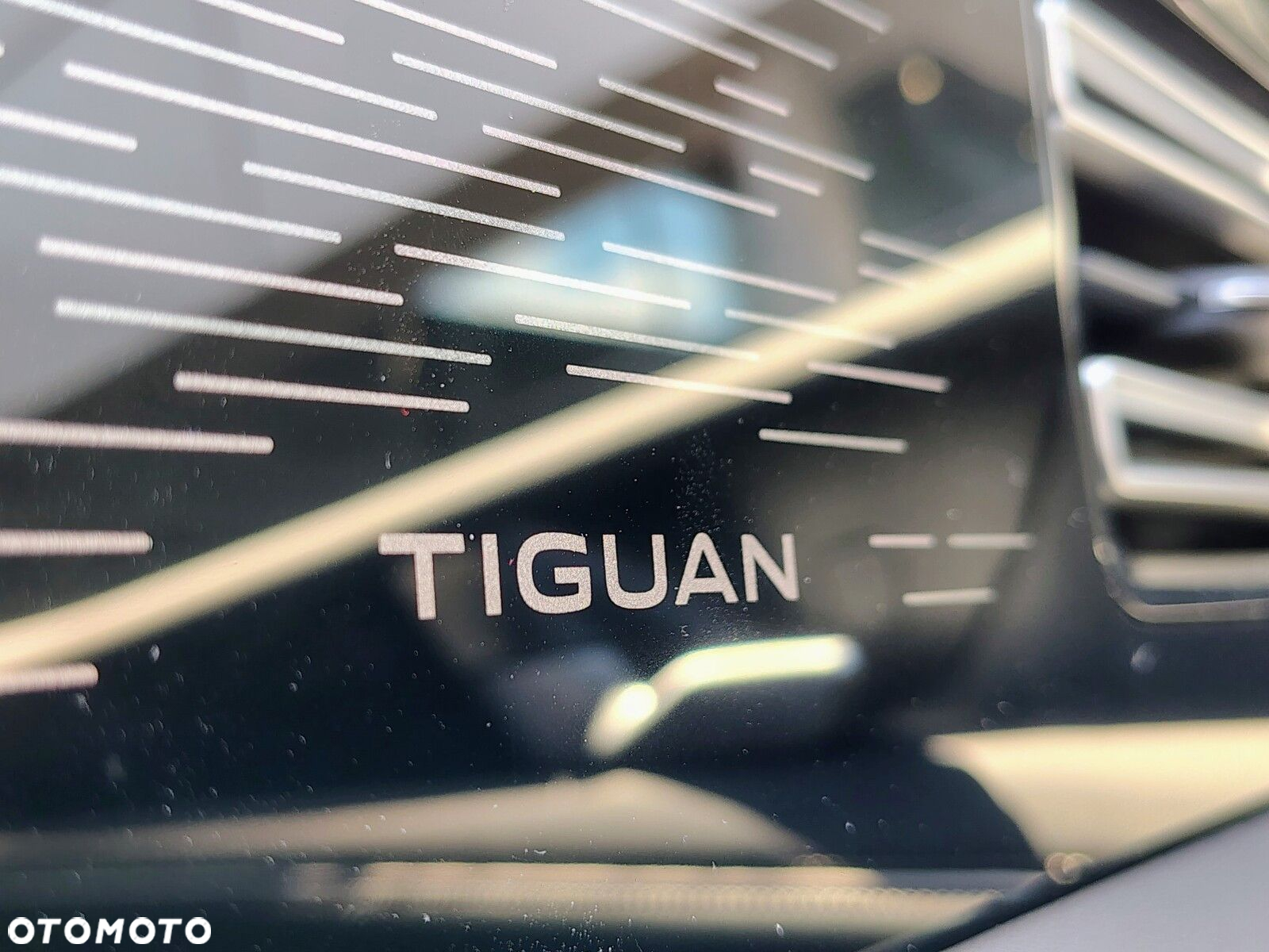 Volkswagen Tiguan - 33