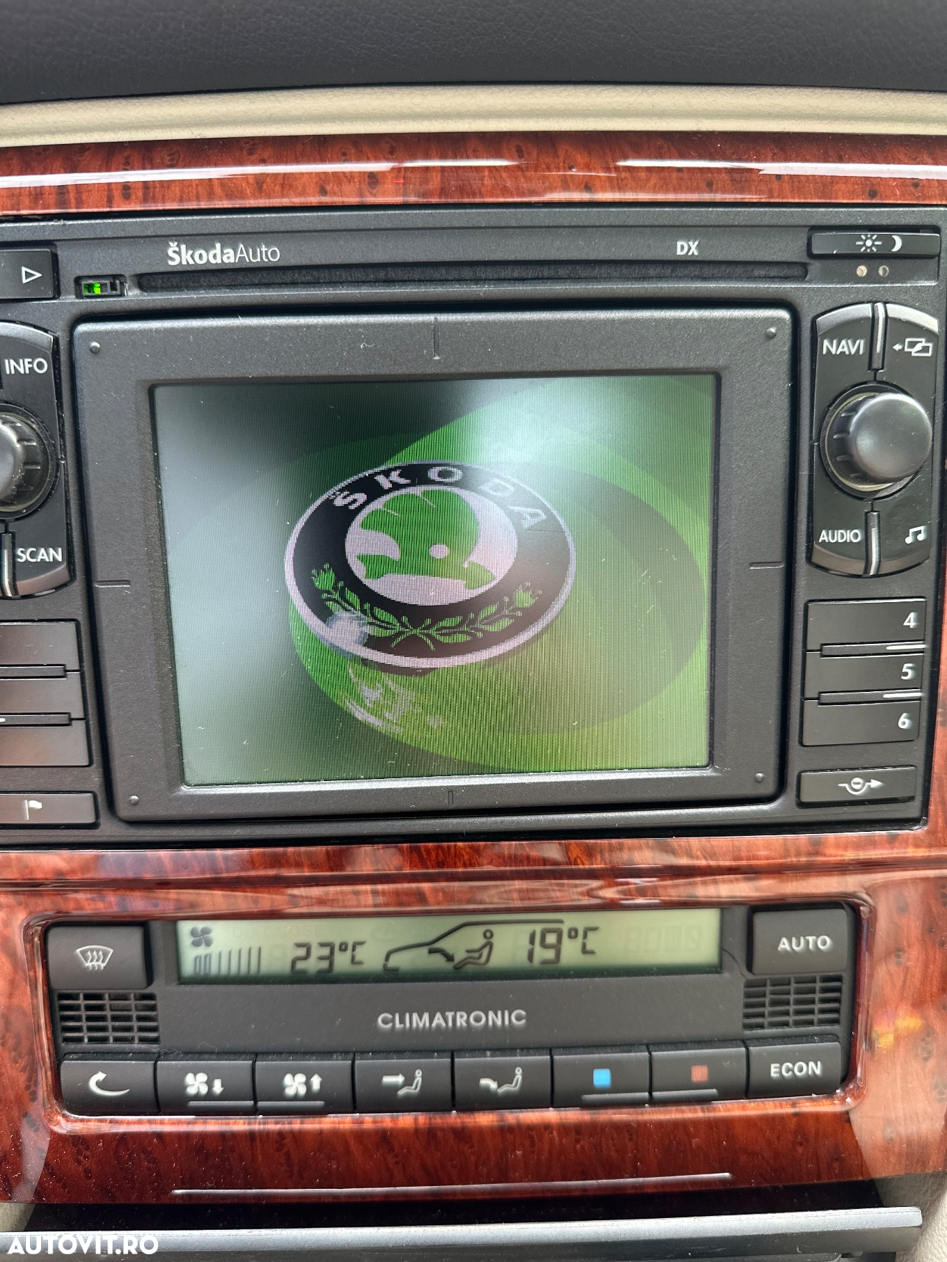 Skoda Superb 1,9 TDI Elegance - 16