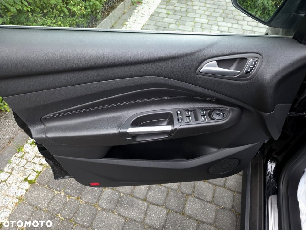 Ford Grand C-MAX - 16