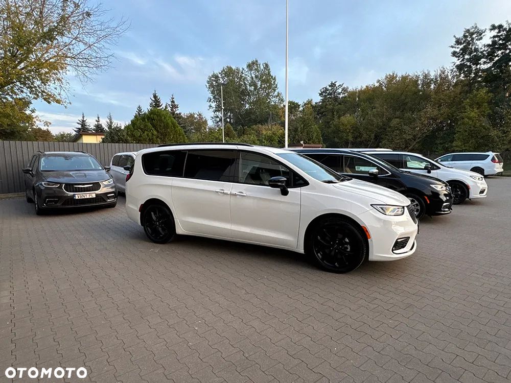 Chrysler Pacifica 2025 photo 4