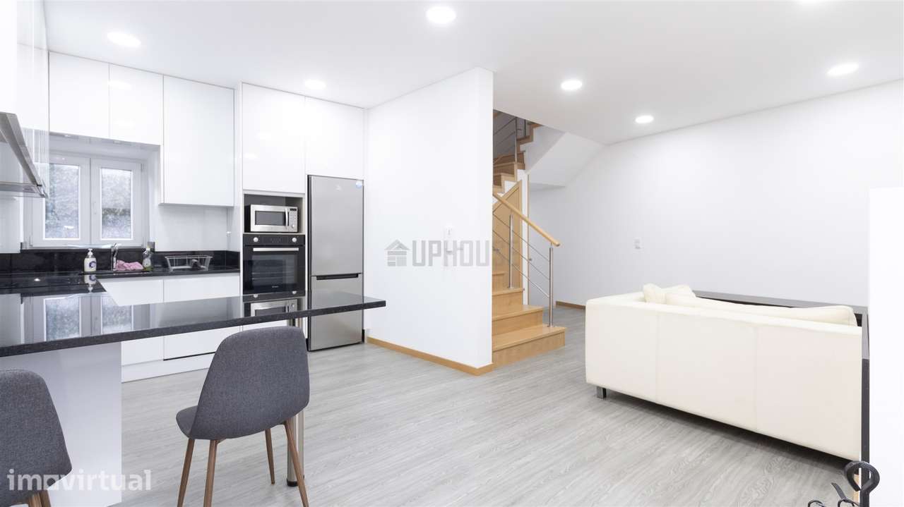 Moradia T3 Geminada Nova em Gumiei, Ribafeita - Grande imagem: 2/17