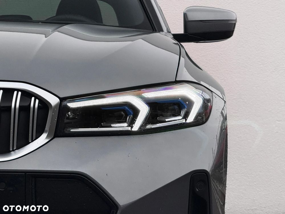 BMW Seria 3 330i xDrive M Sport - 6