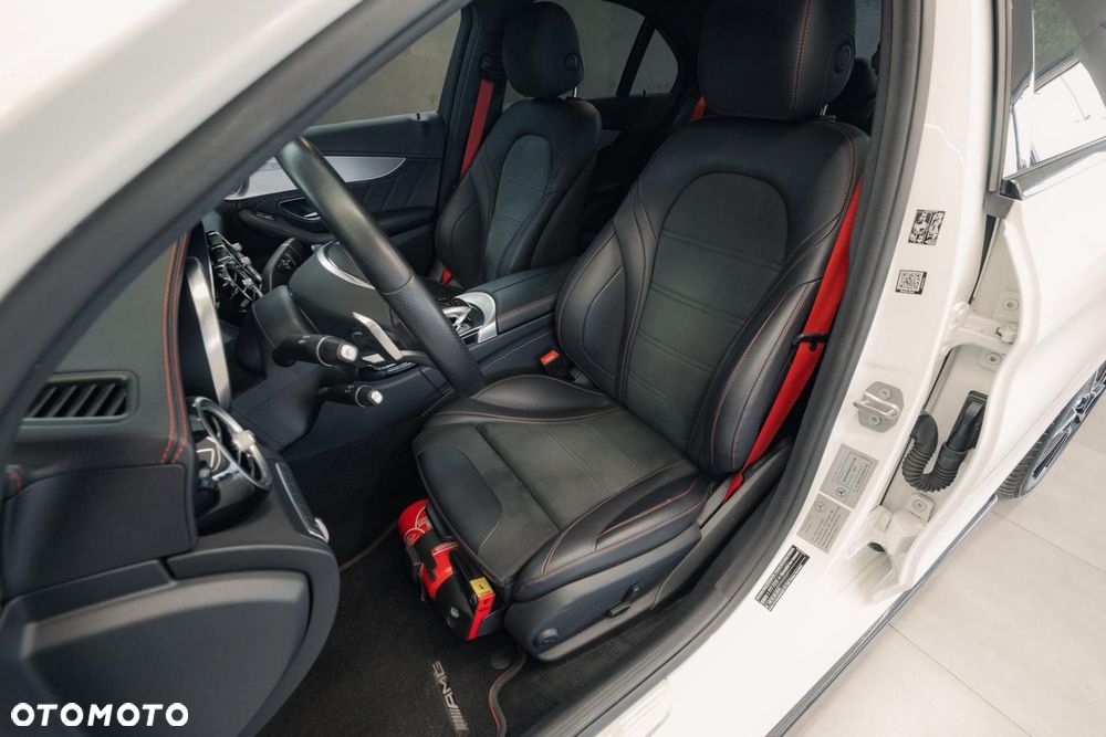 Mercedes-Benz Klasa C AMG 43 4-Matic - 13