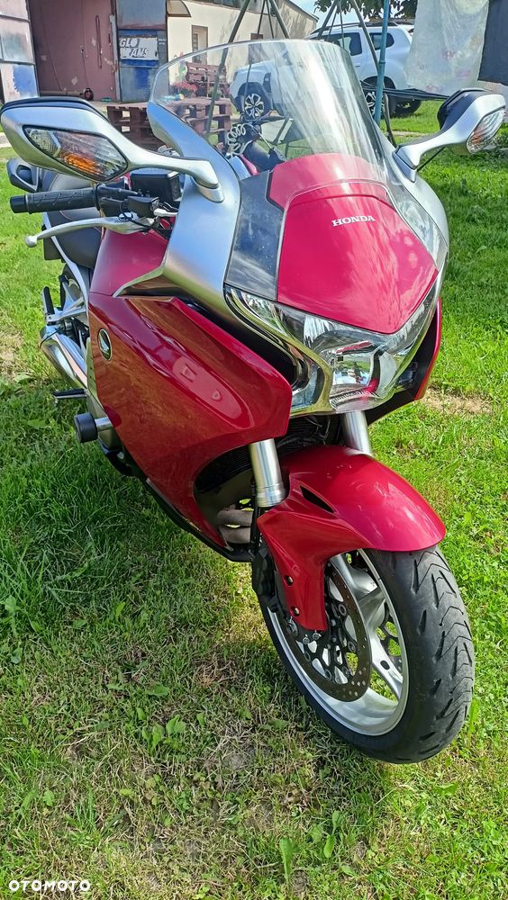 Honda VFR - 10