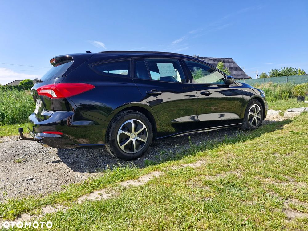 Ford Focus ver-2-0-ecoblue-st--line - 23