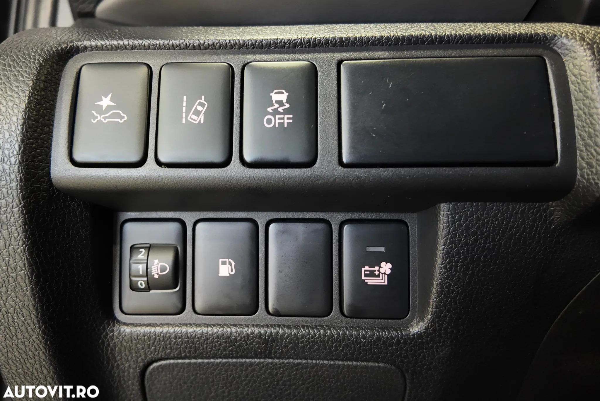 Mitsubishi Eclipse-Cross Plug-In Hybrid 4WD Intro Edition - 20