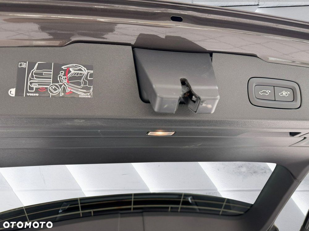 Volvo V60 B4 B DKG Ultra Dark - 7