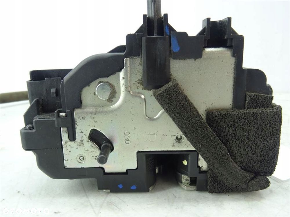 Zamek drzwi tył prawy INFINITI FX30 2003-2008 3 PINY - 5