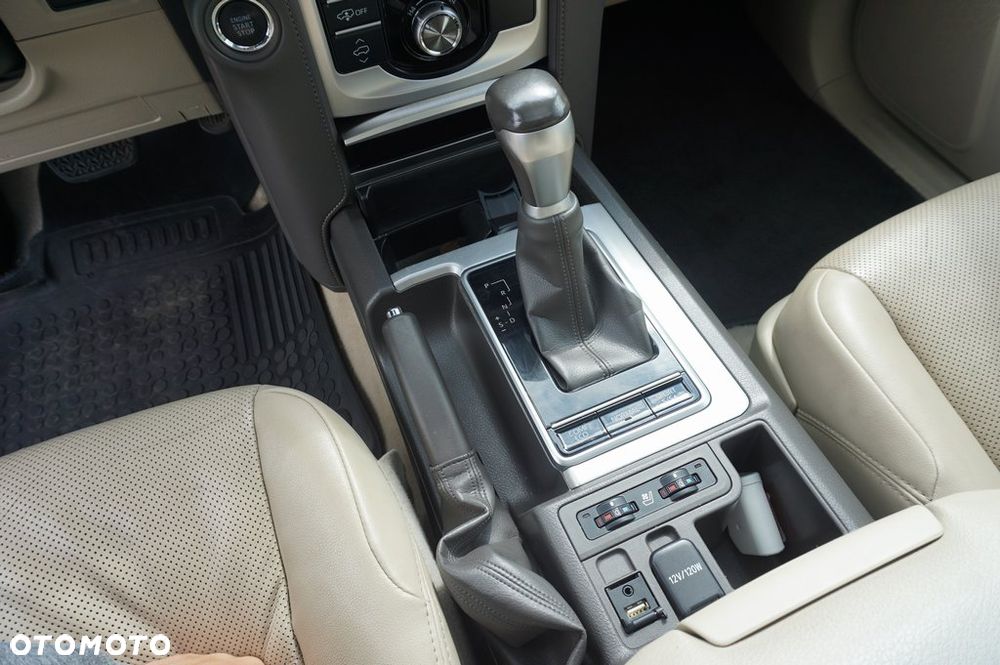 Toyota Land Cruiser - 13