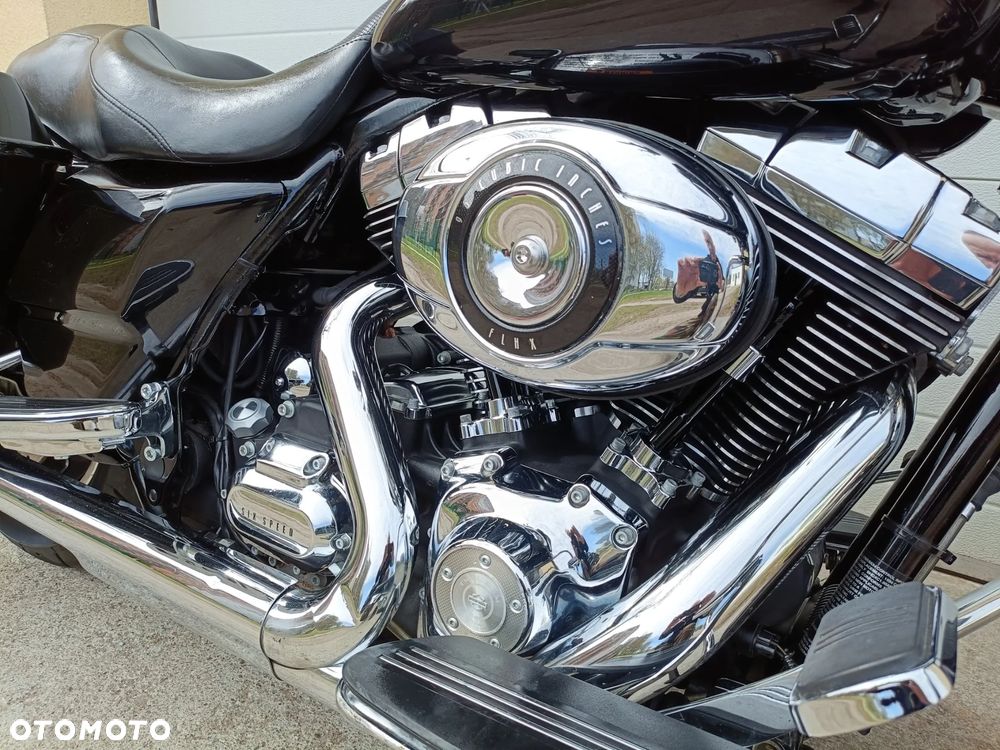 Harley-Davidson Touring Street Glide - 12