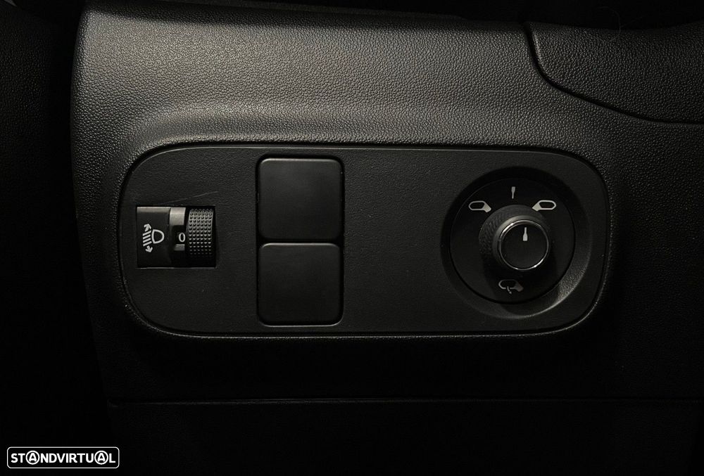 Citroën C3 1.2 PureTech Shine - 36