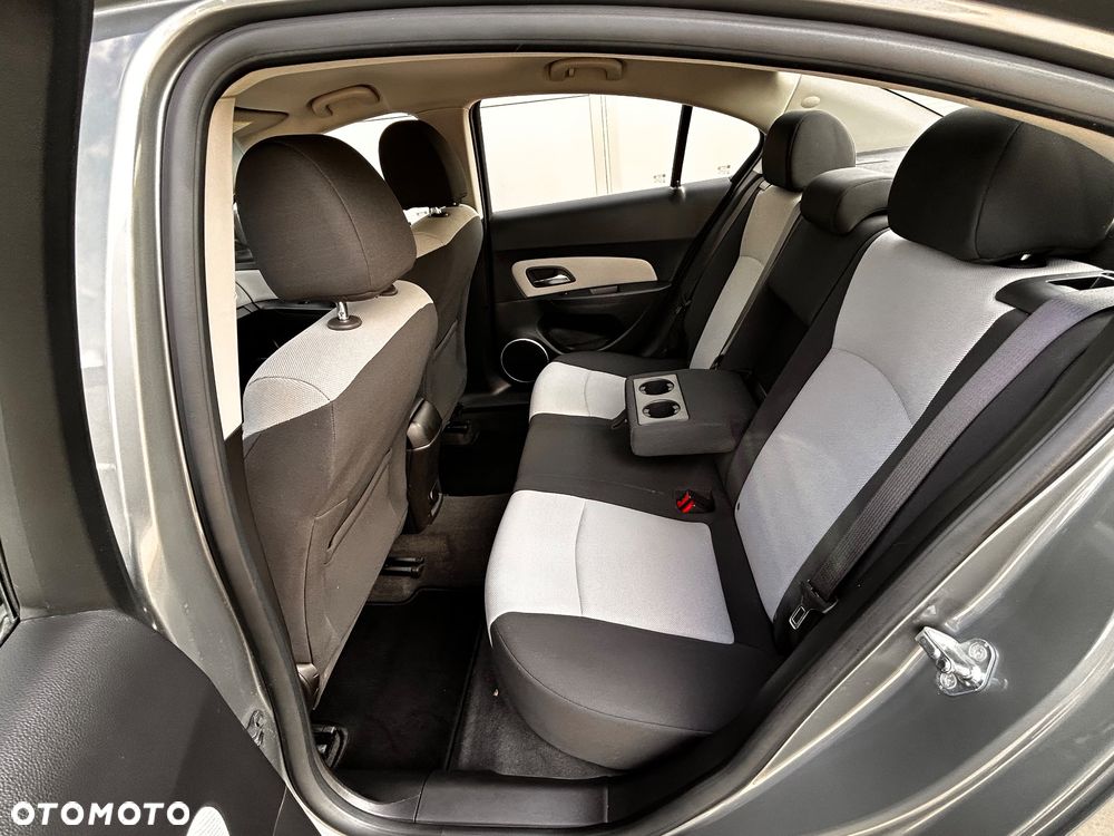 Chevrolet Cruze 1.8 LT - 8