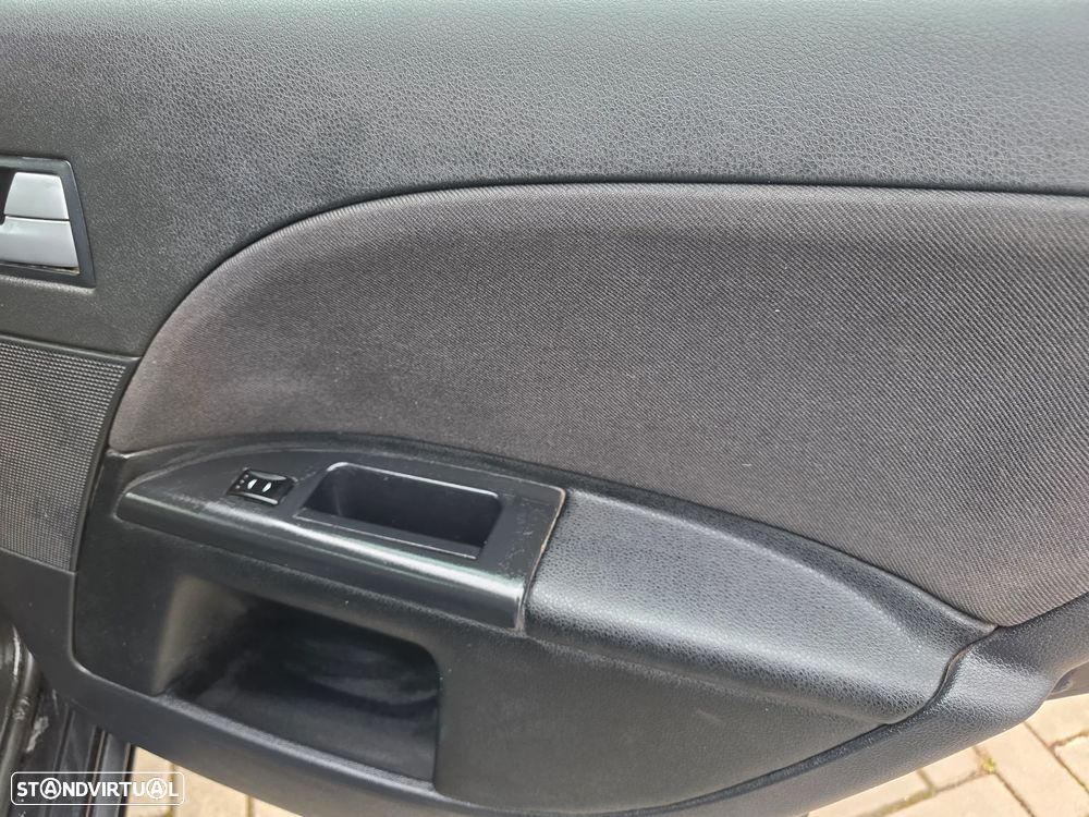 Ford Mondeo 1.8 Trend - 28