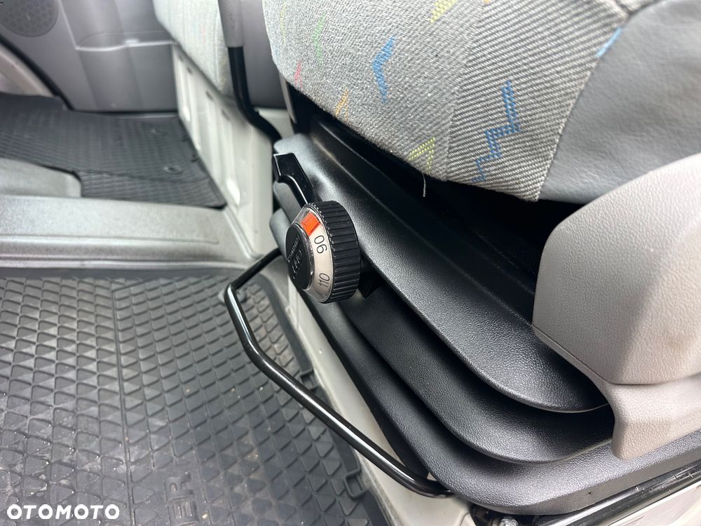 Volkswagen Crafter 2.5tdi 136ps L2H2 2010r Klima tempomat - 28