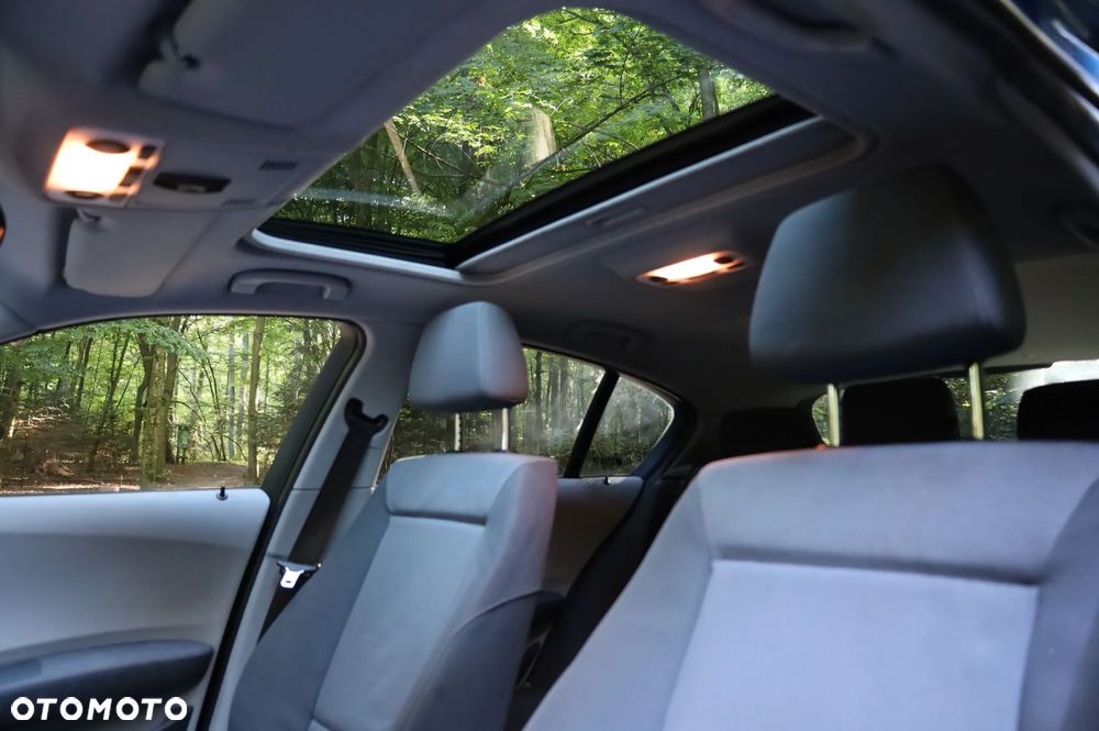 BMW Seria 1 120i - 7