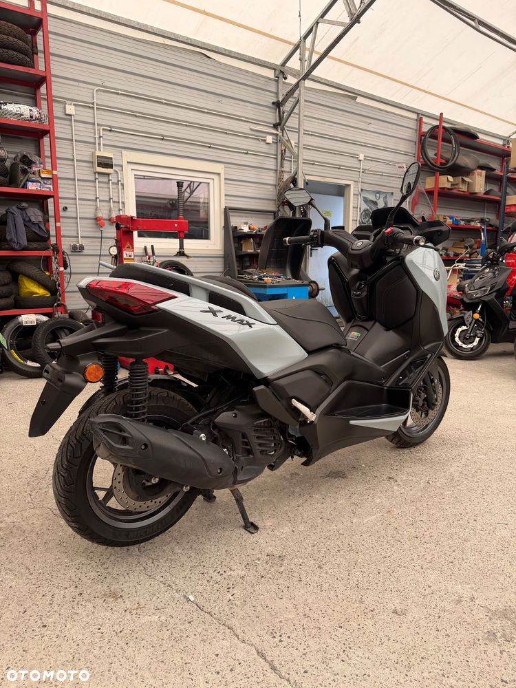 Yamaha X-max - 8