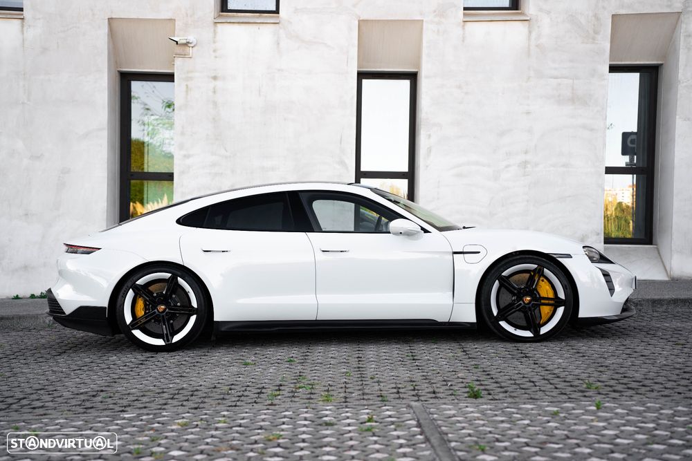 Porsche Taycan Turbo S - 14