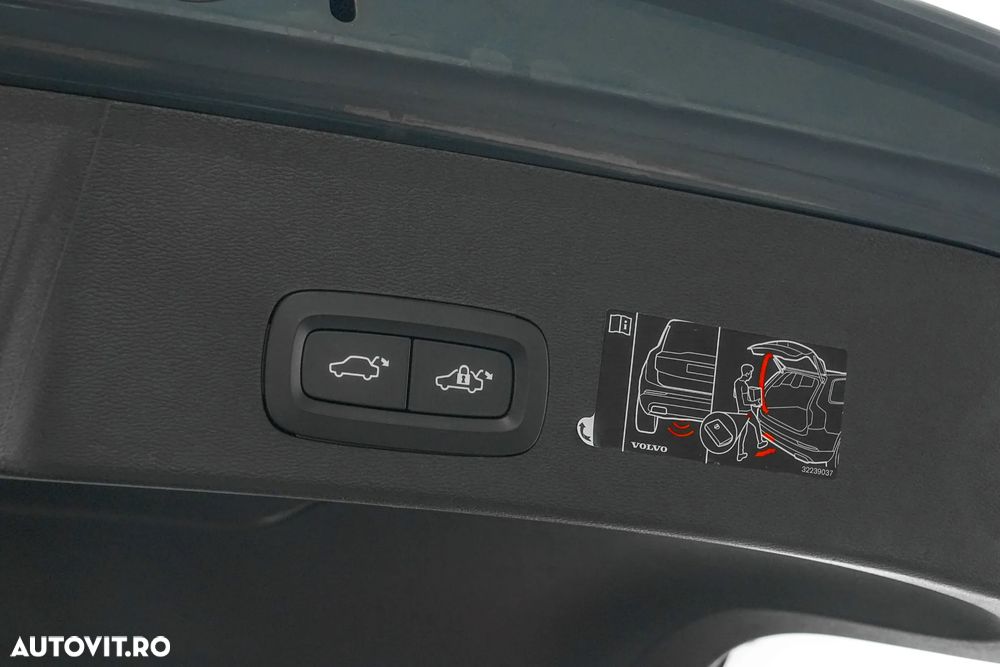 Volvo XC 40 Recharge T4 Twin Engine AT7 Inscription Expression - 23