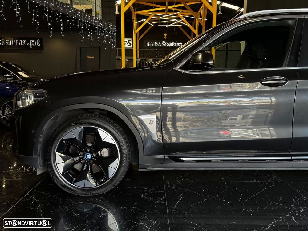 BMW iX3 Impressive - 9
