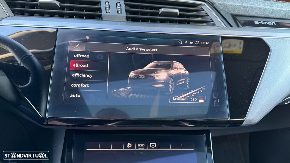 Audi e-tron 55 quattro S line - 38