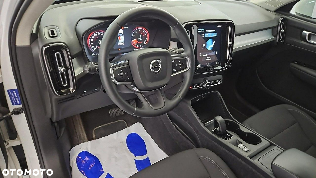 Volvo XC 40 T3 Momentum Pro - 9