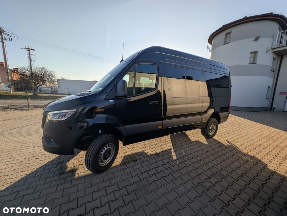 Mercedes-Benz Sprinter - 13