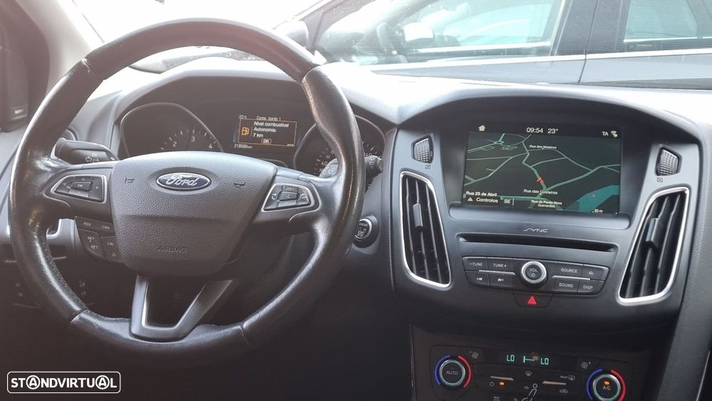 Ford Focus 1.5 TDCi EcoBlue Titanium - 4