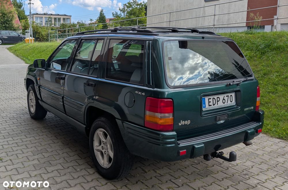 Jeep Grand Cherokee - 22