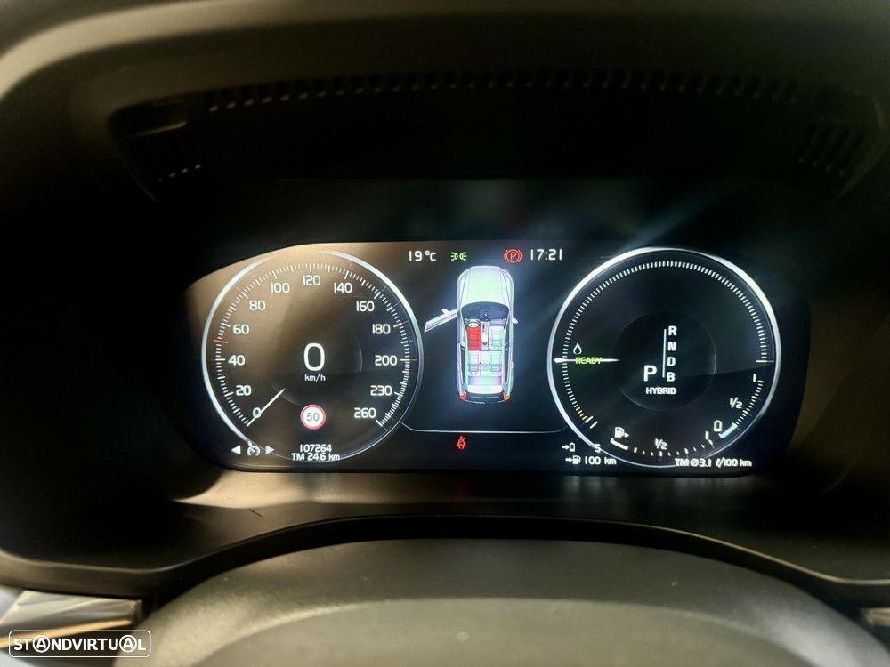 Volvo XC 60 2.0 T8 PHEV R-Design AWD - 10
