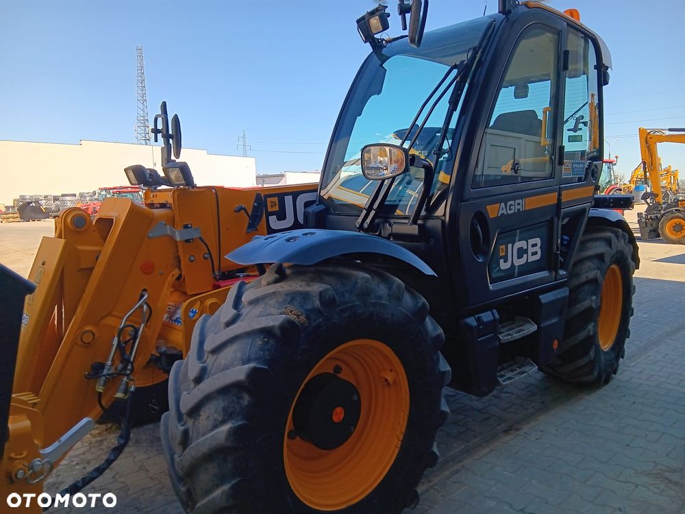 JCB 542-70 Agri - 4
