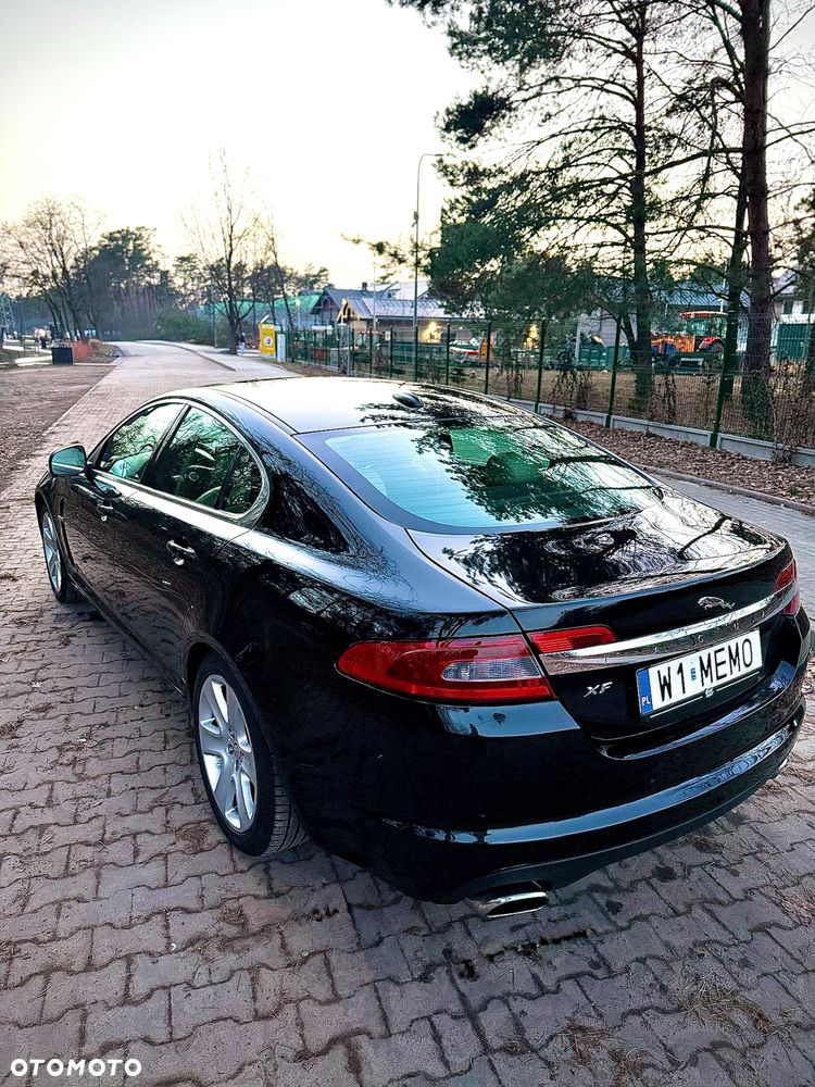 Jaguar XF 2.7 V6 D Luxury - 9