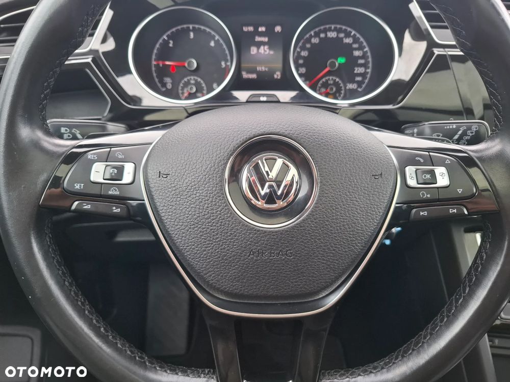 Volkswagen Touran 2.0 TDI BMT Highline DSG - 23