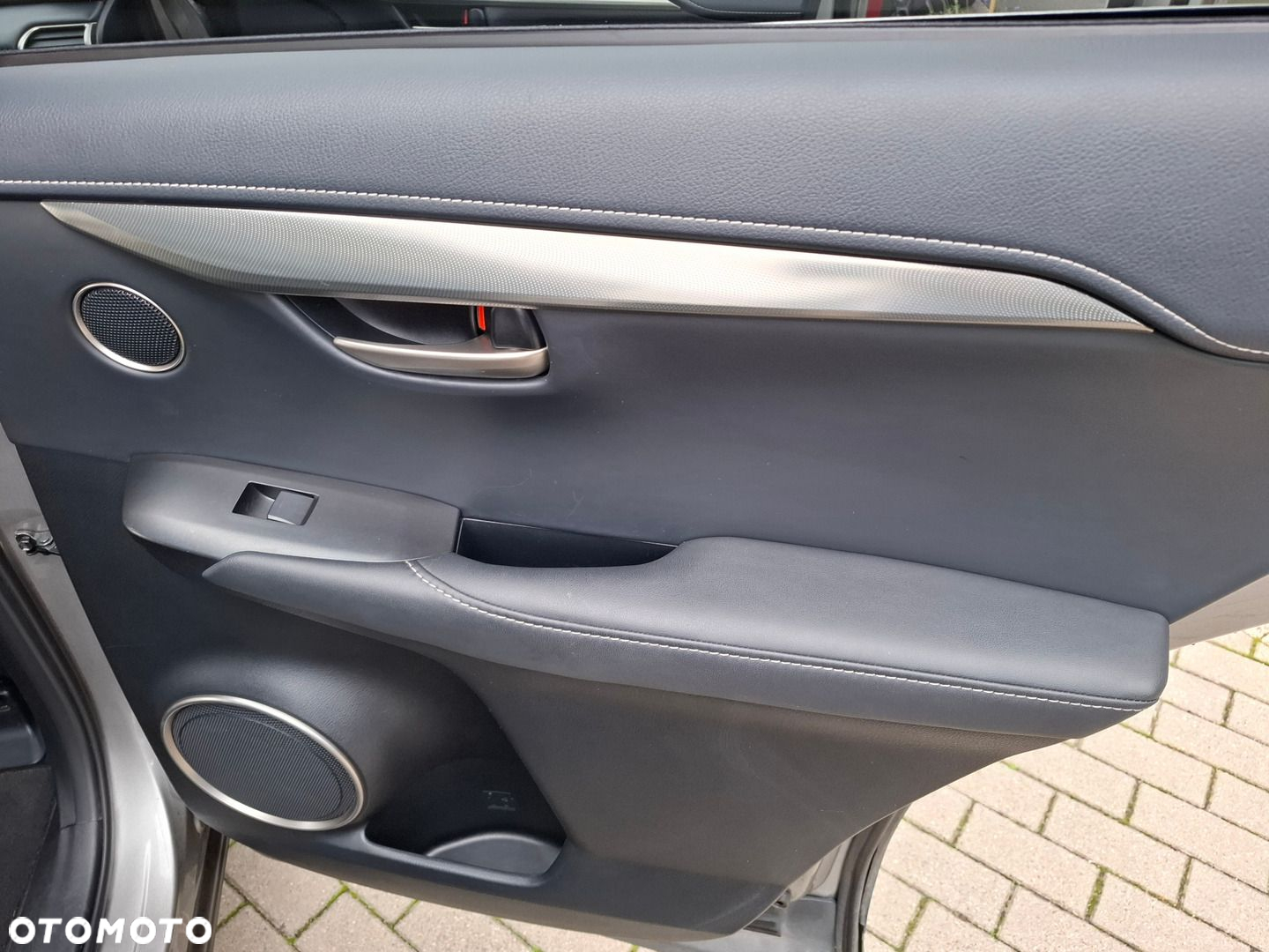 Lexus NX 300h Comfort AWD - 25
