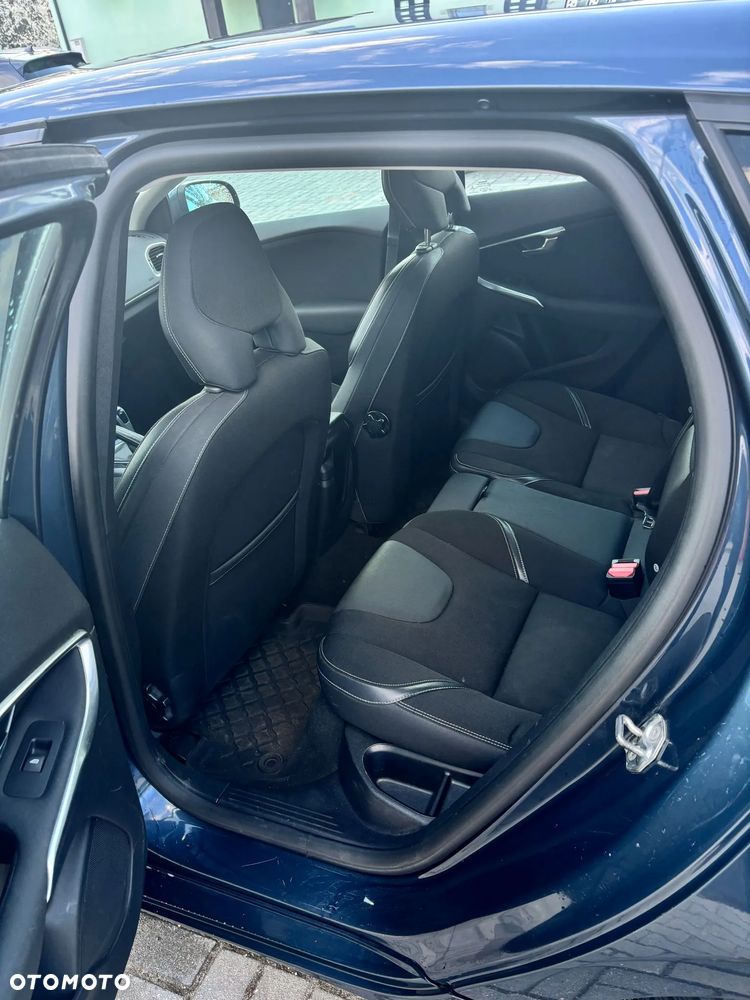 Volvo V40 D2 Drive-E Momentum - 6