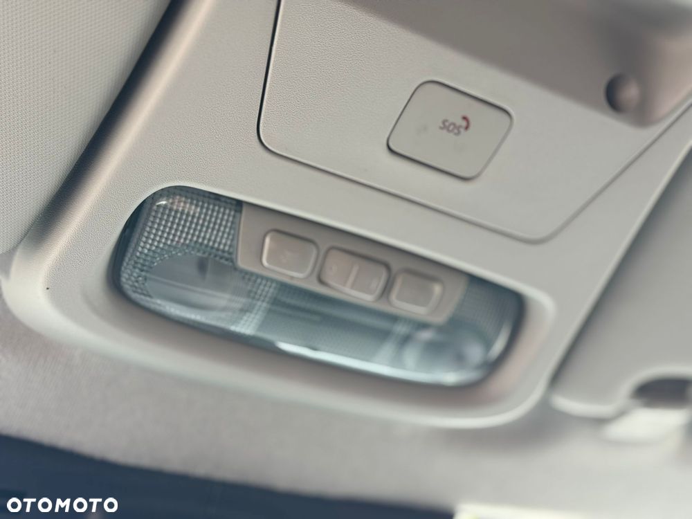 Ford Transit Courier - 18