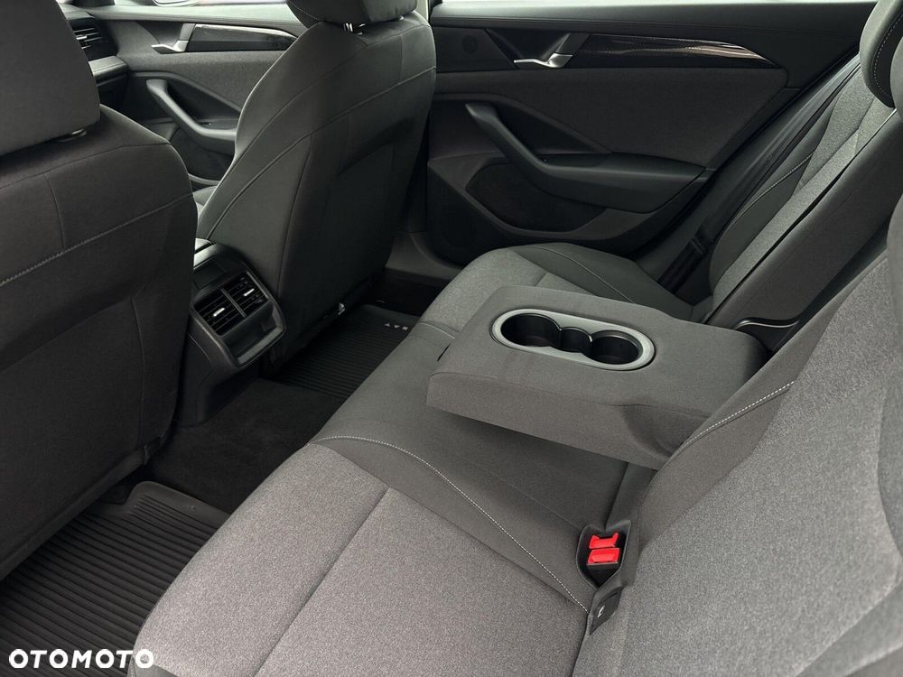 Volkswagen Passat Variant 1.5 TSI ACT mHEV DSG - 14
