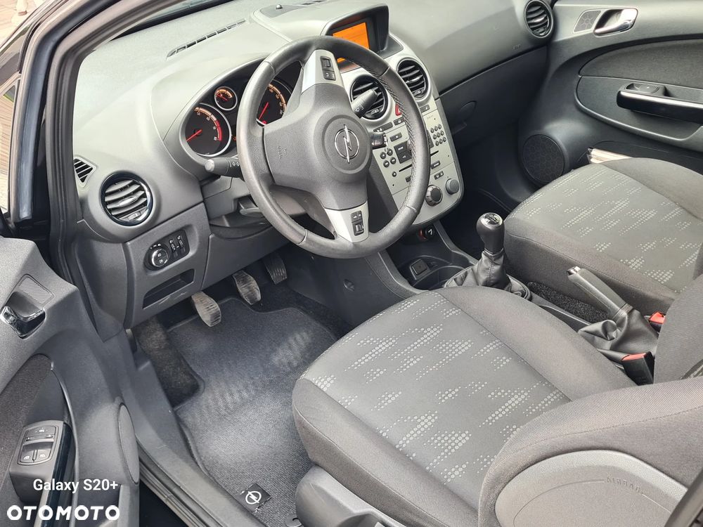 Opel Corsa 1.4 16V Satellite - 10