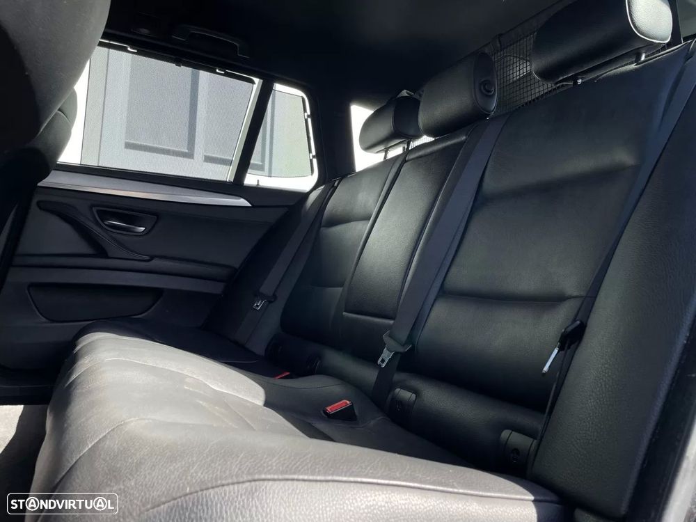 BMW 535 d xDrive Pack M Auto - 23