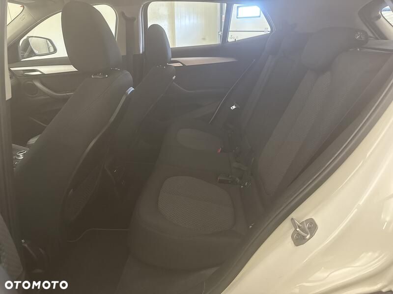BMW X2 sDrive18i - 18